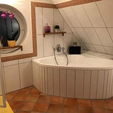 Moderne 15min International Airport Messe Düs Habitación en casa particular