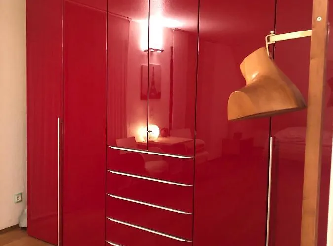 Moderne 15min International Airport Messe Dues