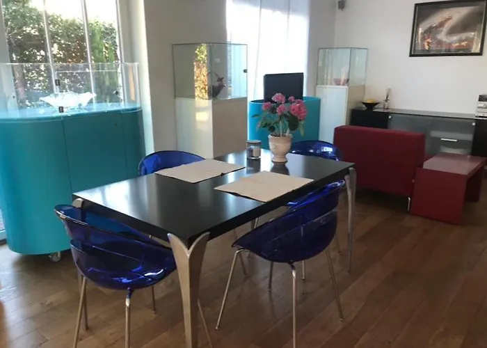 Moderne 15min International Airport Messe Dues * Willich