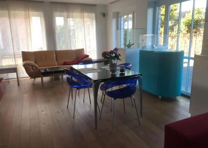 Moderne 15min International Airport Messe Dues